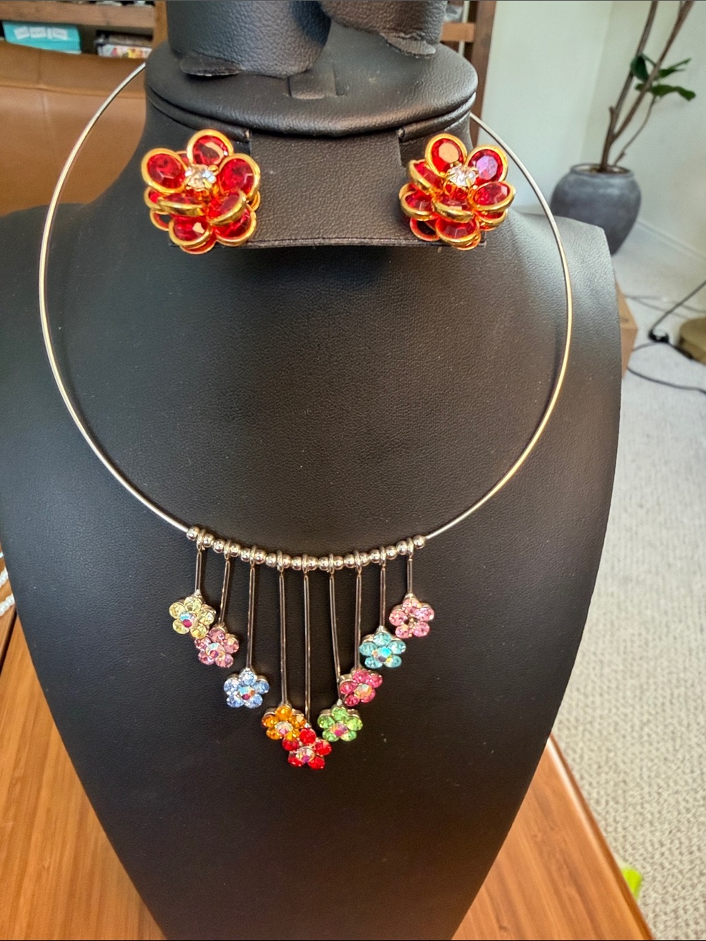 Multicolor Flower Pendant Necklace and Red Flower Stud Earrings Set